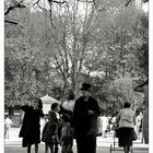 Gouvernante. Nun auch schon tot. Im Jardin du Luxembourg 1962.