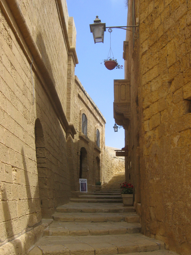 Gozo. Victoria-Rabat old citadel's street