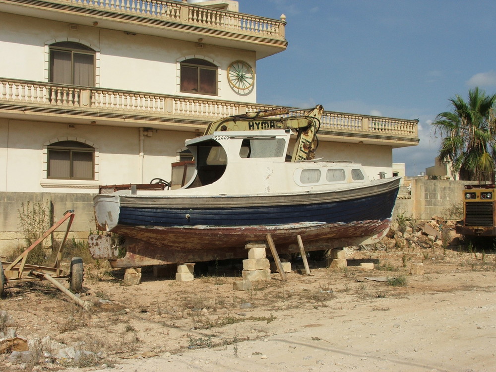 ..Gozo..Outhouse..