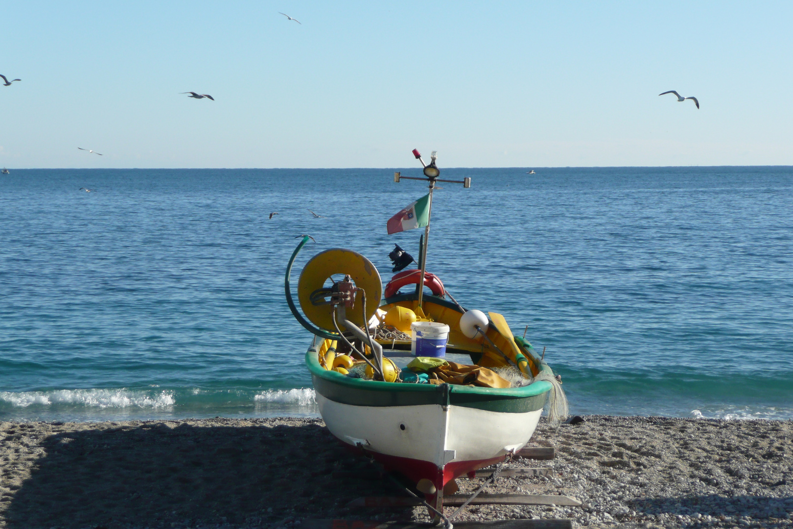 gozzo ligure sulla spiaggia di Noli (Liguria)
