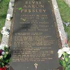 Grab von Elvis im Garten von Graceland
