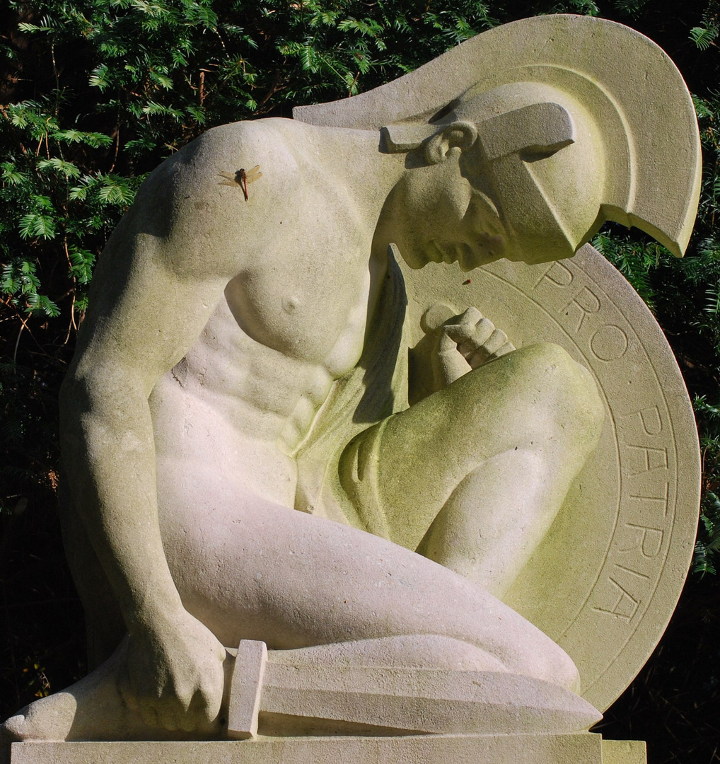 Grabfigur auf dem Ohlsdorfer Friedhof