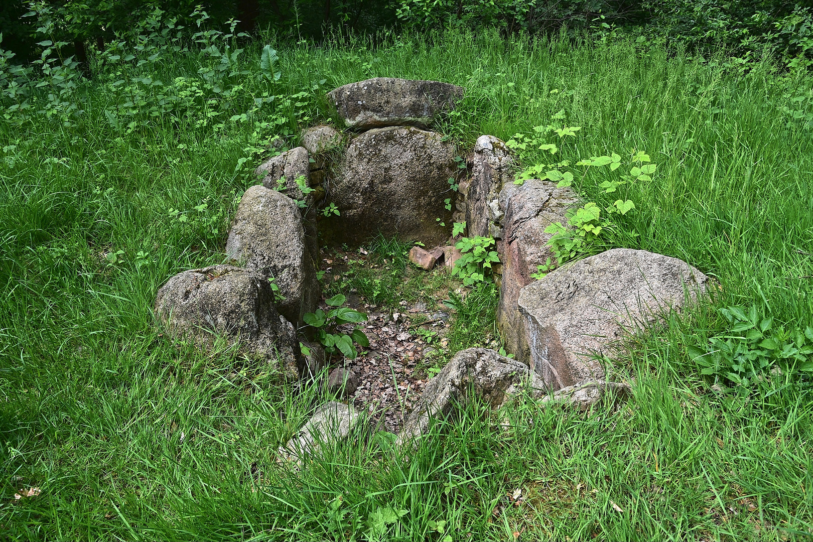 Grabhügel mit Steinkiste Giersfeld