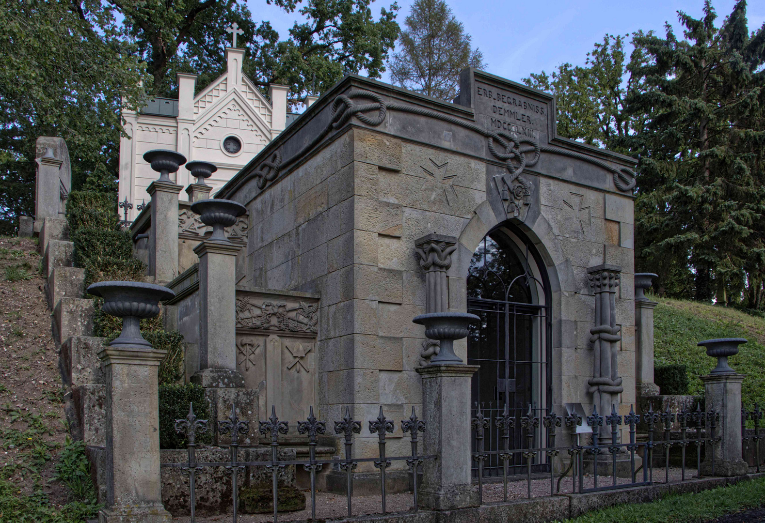 Grabkapelle  oder Mausoleum