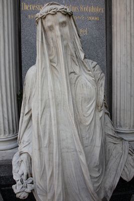 Grabmahl der Familie Theresia und Julius Kolnhofer