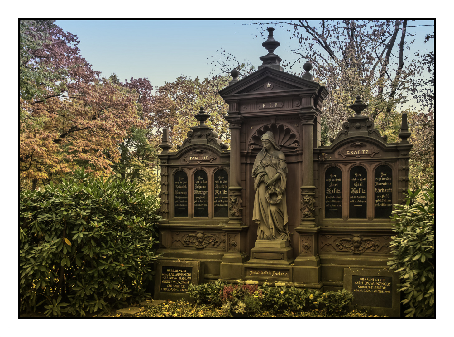 "Grabmal auf dem Hauptfriedhof Kaiserslautern"