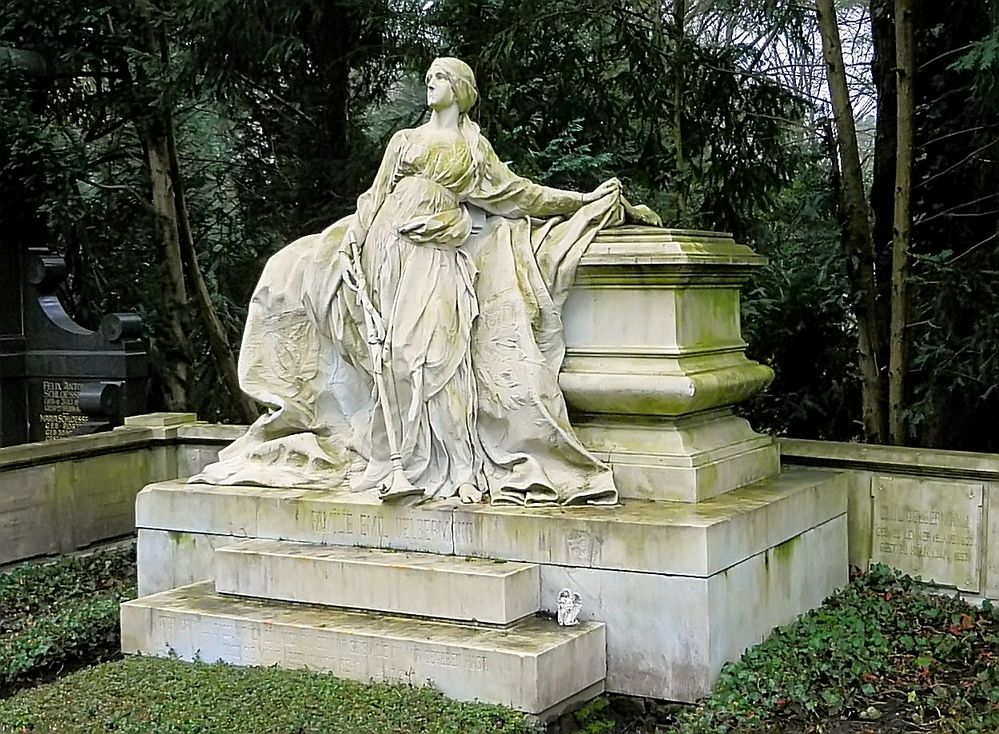 Grabmal auf dem Kölner Friedhof Melaten