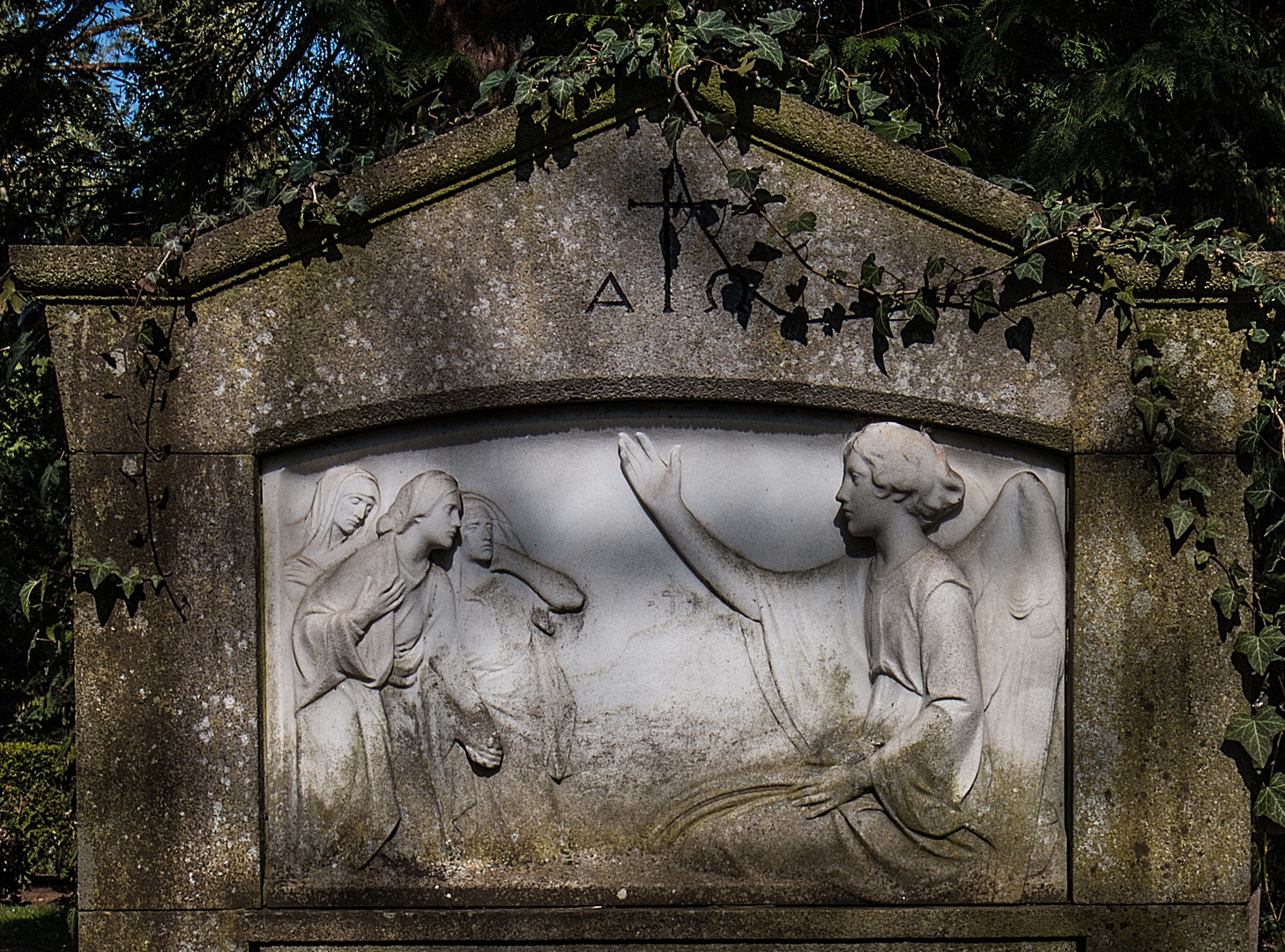 Grabstein auf dem Nordfriedhof in Köln