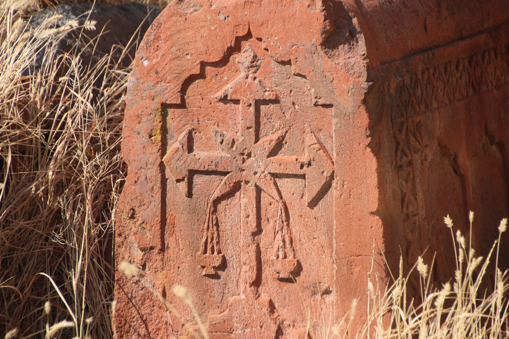 Grabstein in Thalin Armenien