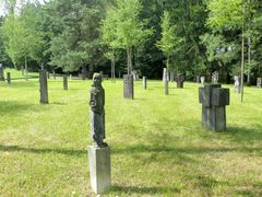 Grabsteinkunst vereint mit Friedhofskunst ...