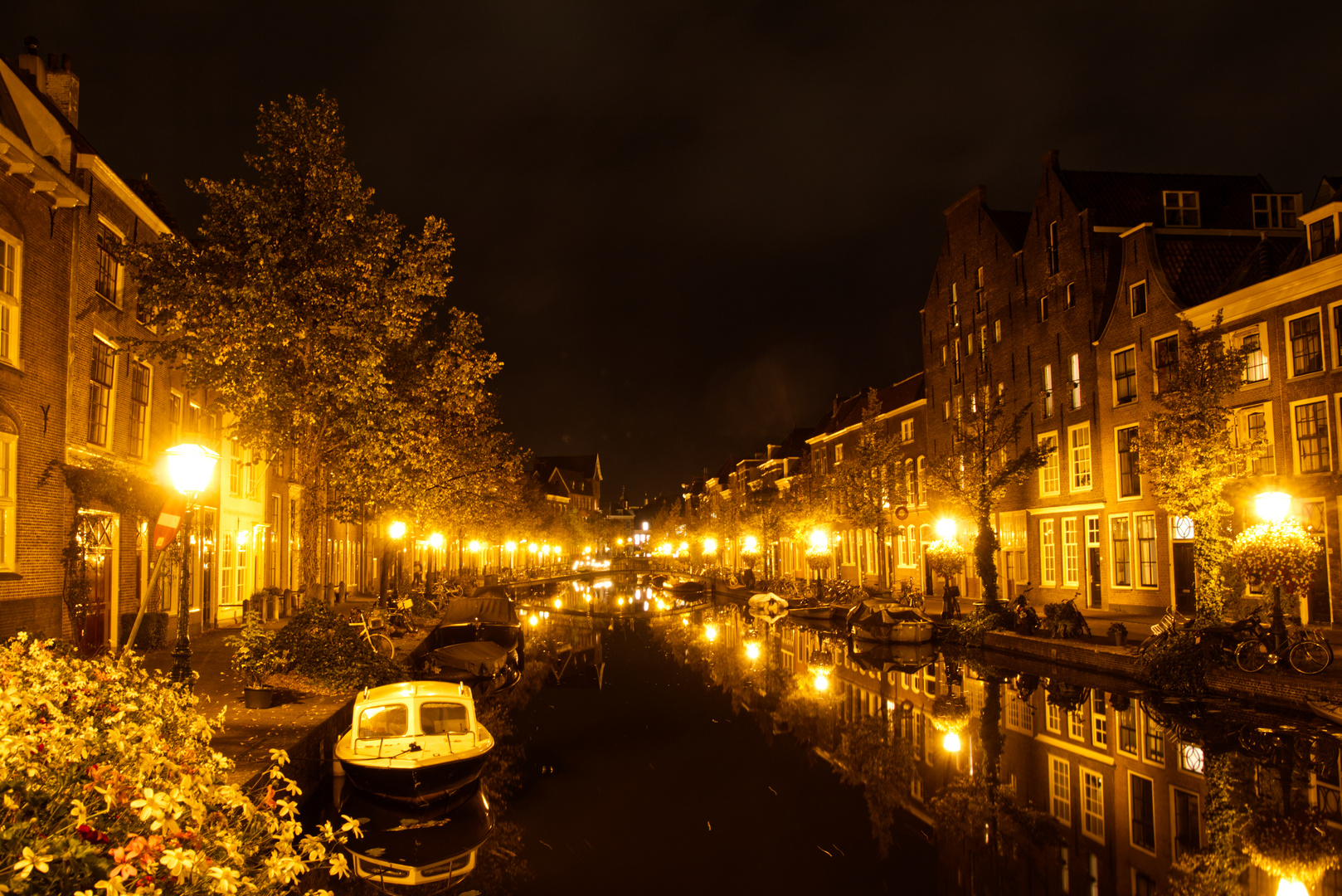 Gracht at night