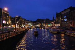 Gracht bei Nacht