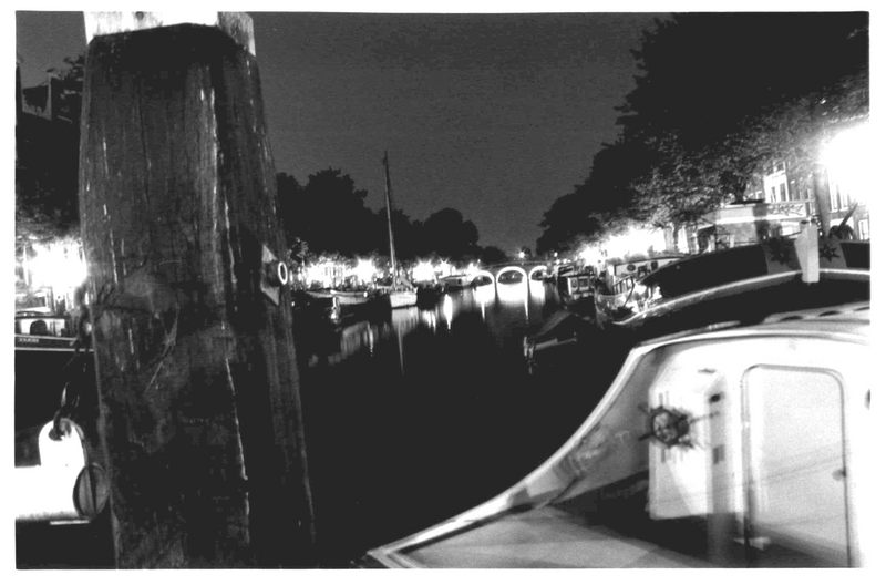 Gracht bei Nacht