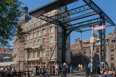 Gracht mit Zugbrücke - Amsterdam