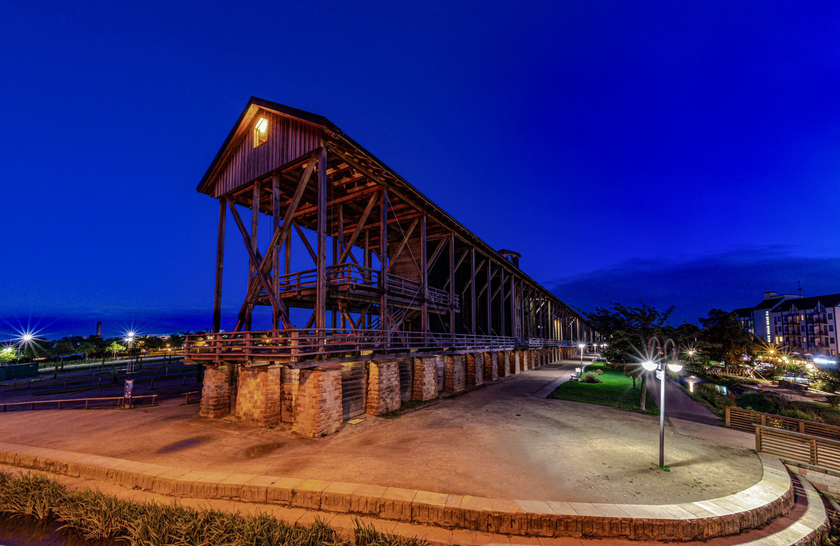 Gradierwerk_BadDürkheim_Abend#1