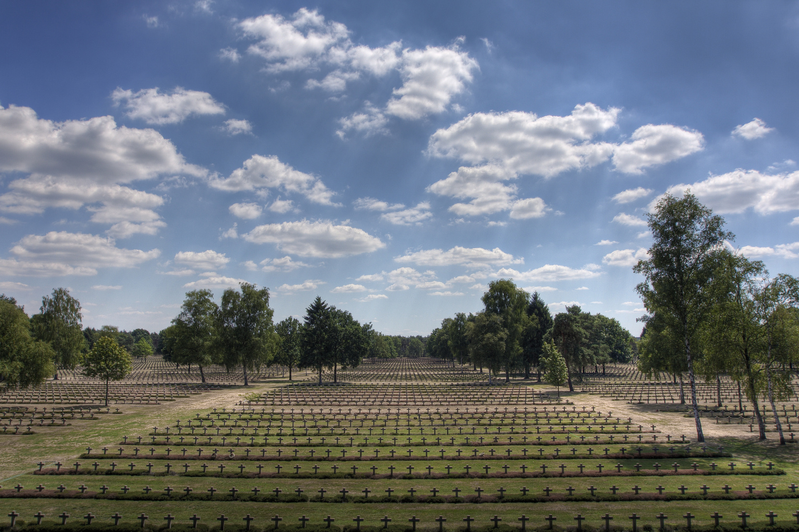 Gräbermeer auf dem deutschen Soldatenfriedhof in Lommel (B) - Juli 2010