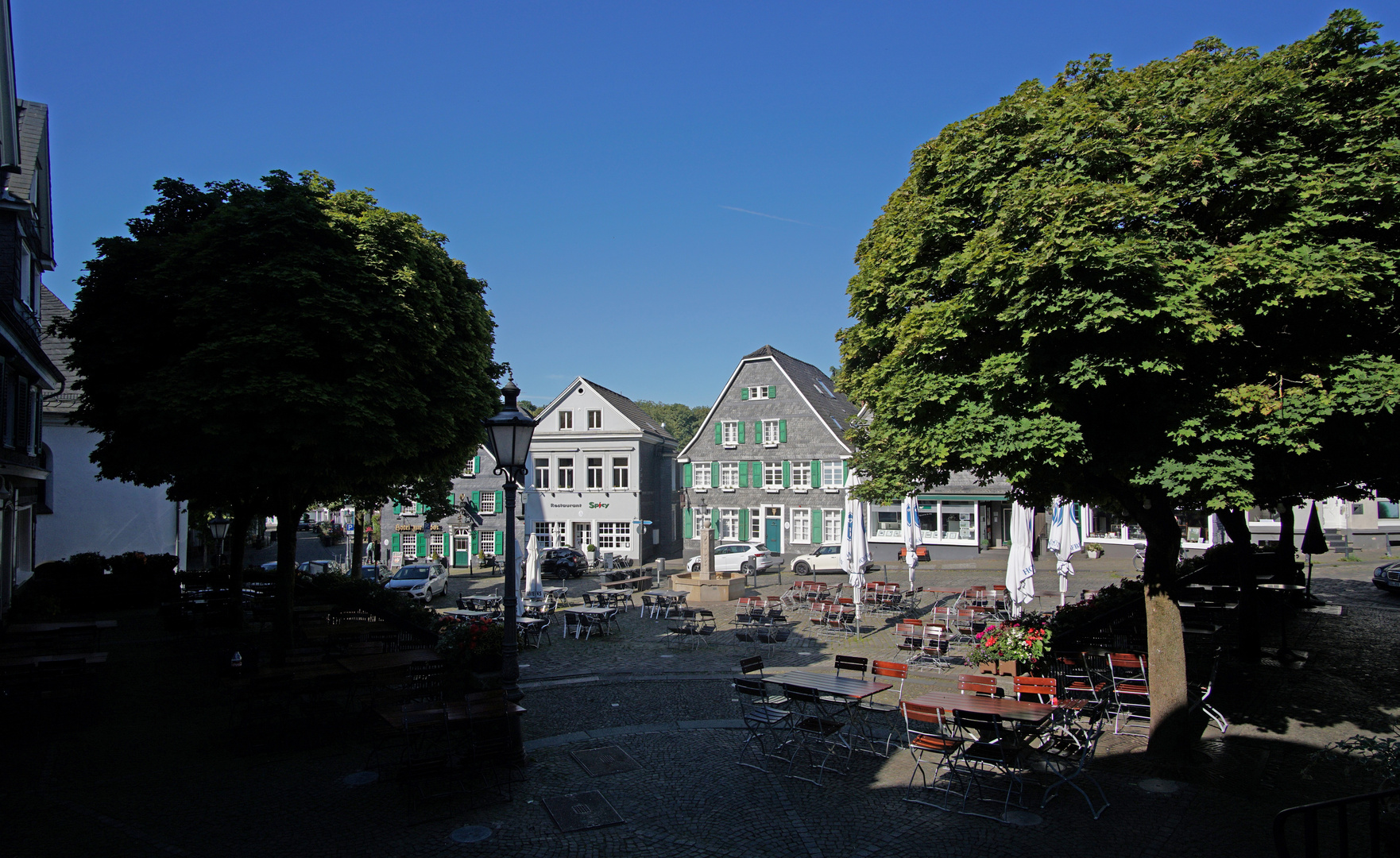 Gräfrath Markt am Morgen