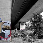 Graffiti an der Autobahnbrücke