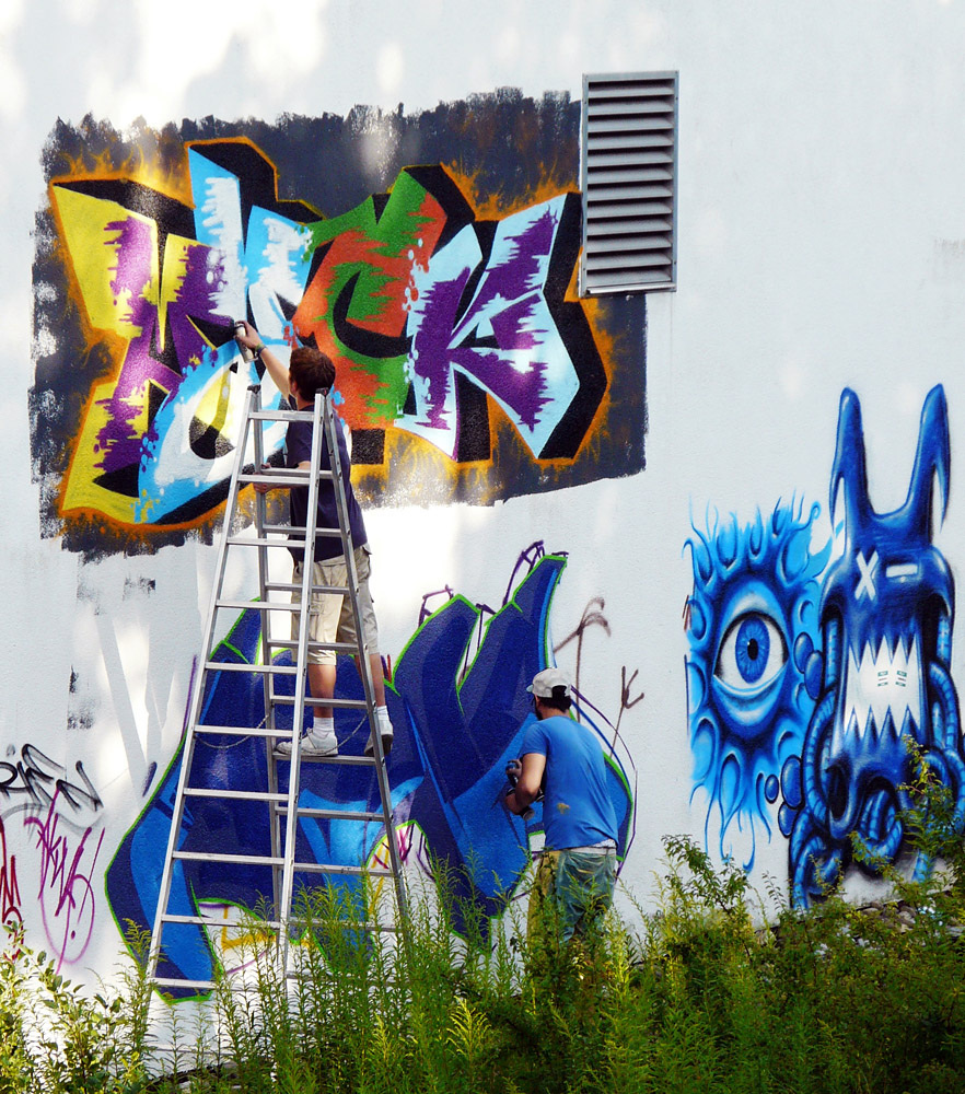 graffiti artists in action (3)