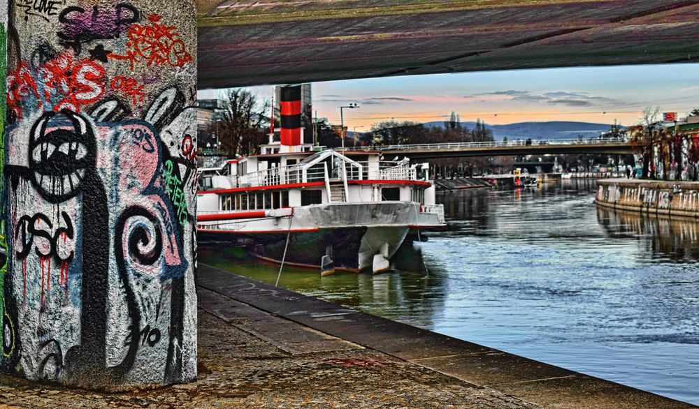 Graffiti, Donau Hafen Wien