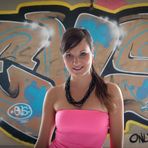 GRAFFITI GIRL