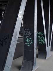 Graffiti @ Oberhafenbrücke