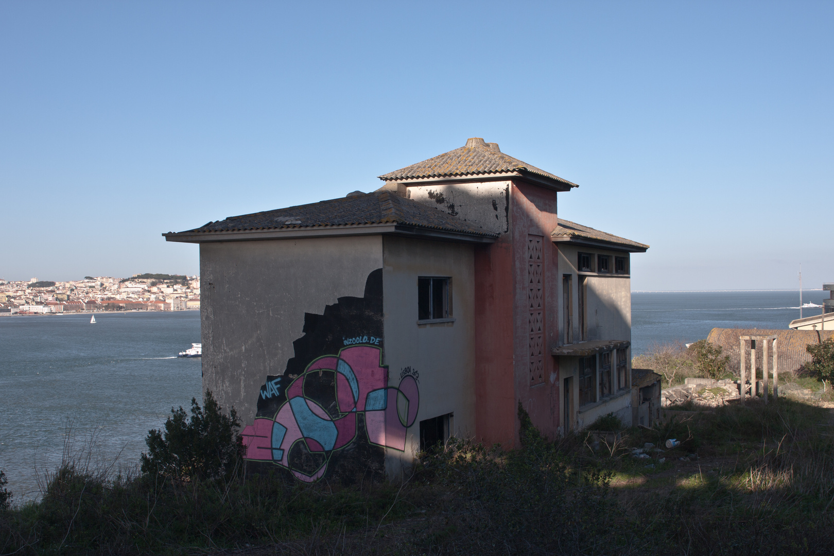 Graffiti von zoolo in Lissabon