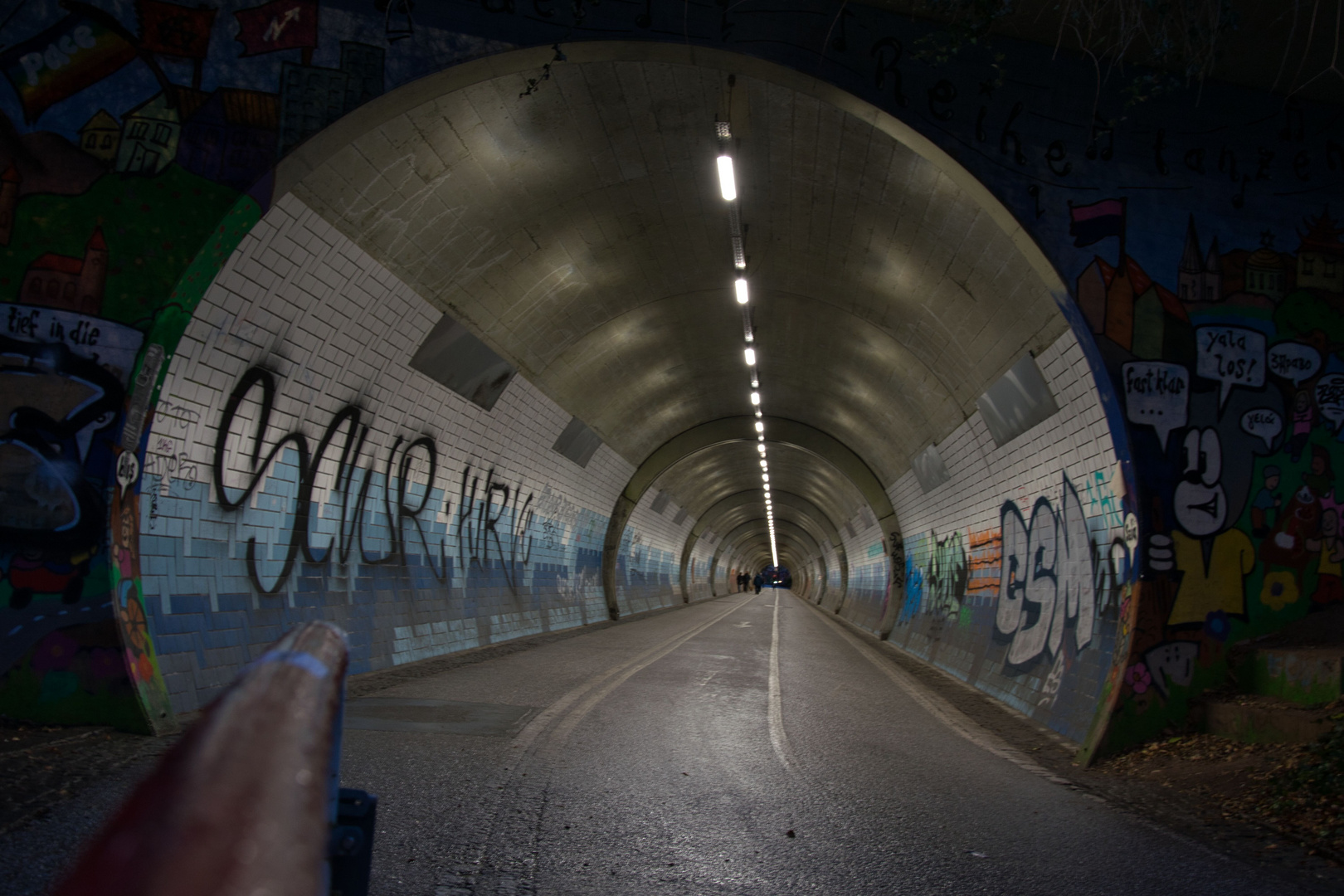 Graffitis im Tunnel