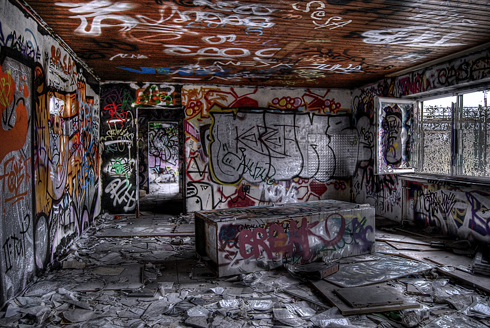 Graffitti Room - HDR