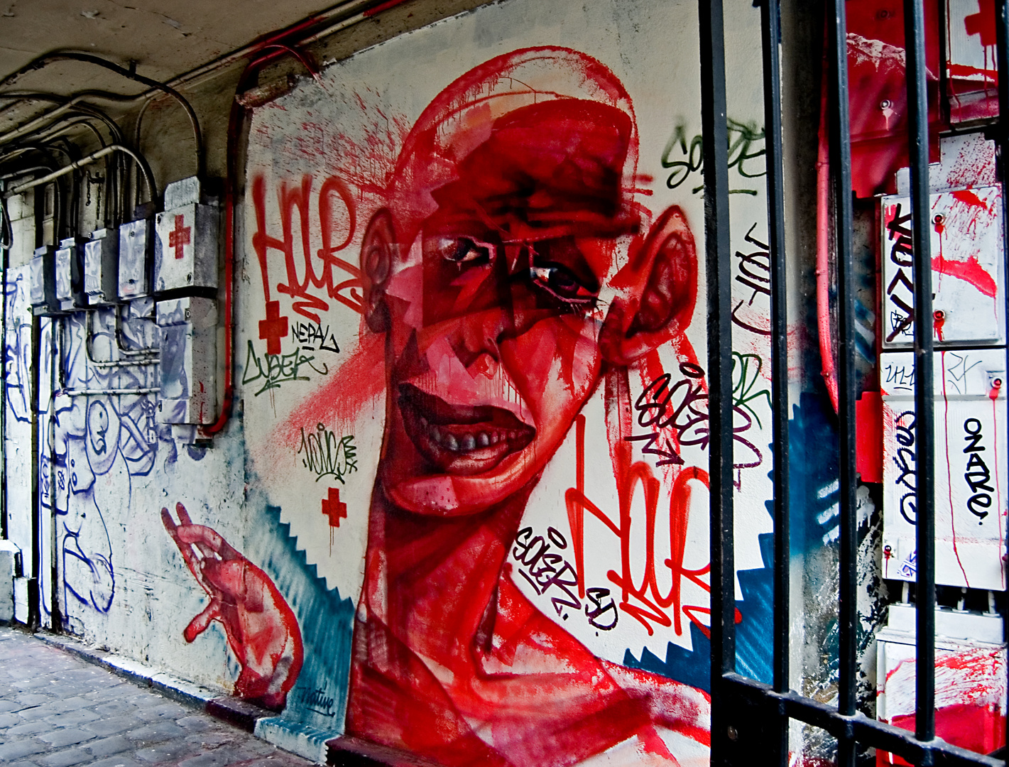 Graffitti Rouge............auf der Suche nach dem roten Faden....