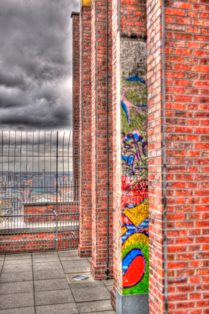 Graffity auf dem Kollhoff Tower