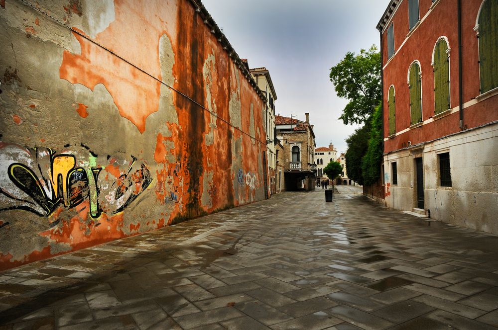 GRAFFITY IN VENICE