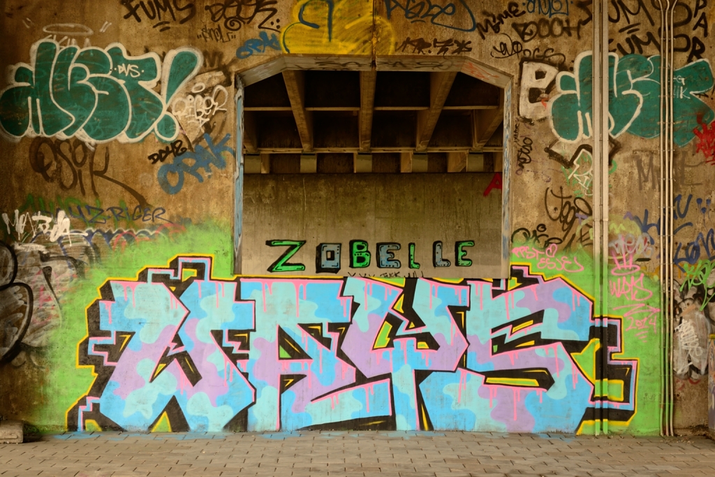 Grafiti "under the Bridge"