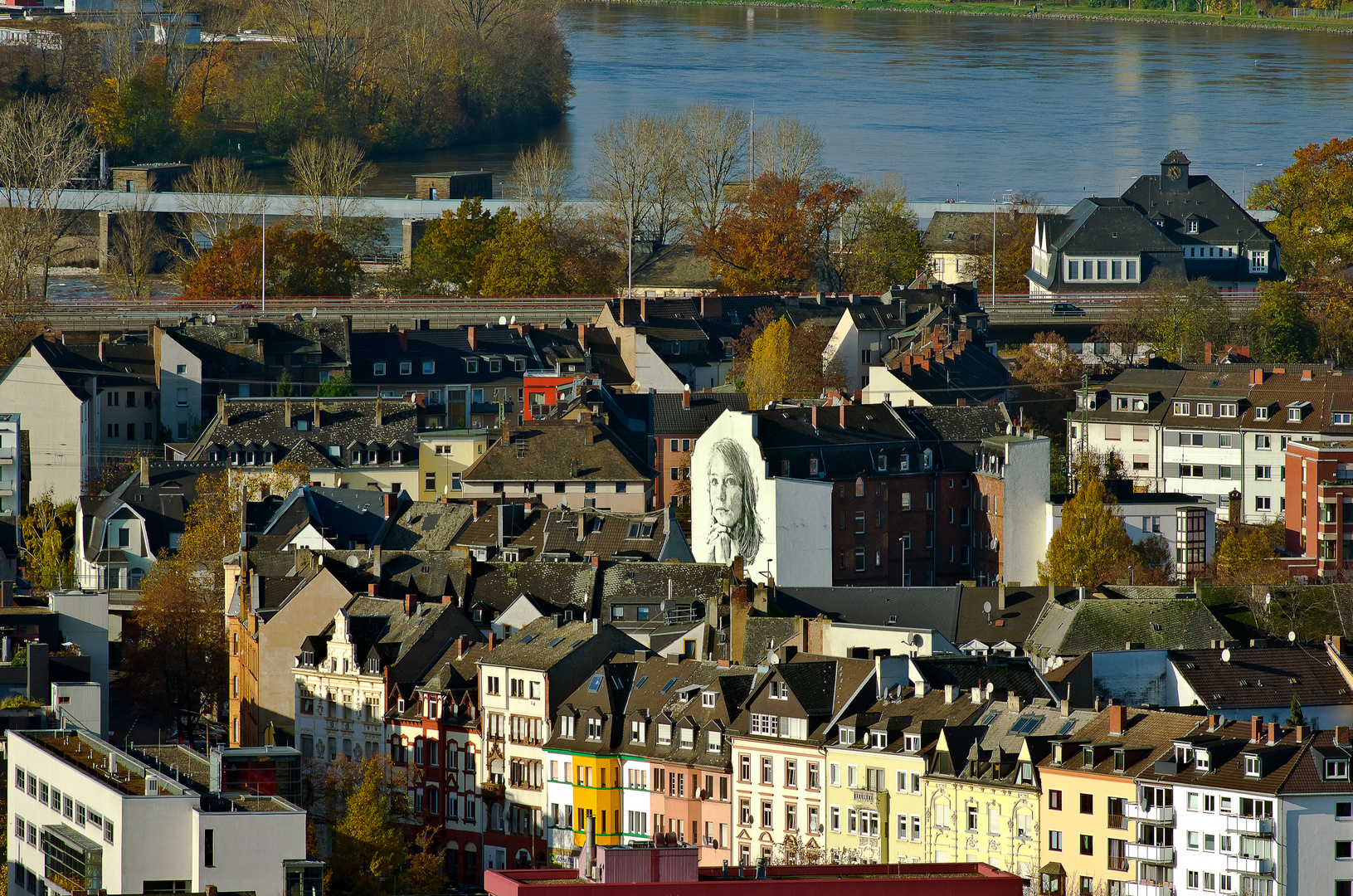 Grafitto "Das Mädchen" von Hendrik Beikirch in Koblenz-Lützel