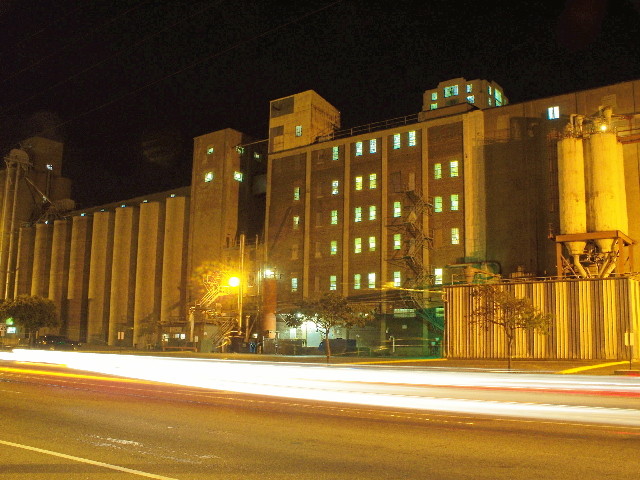 Grain Elevator, Hiawatha Avenue