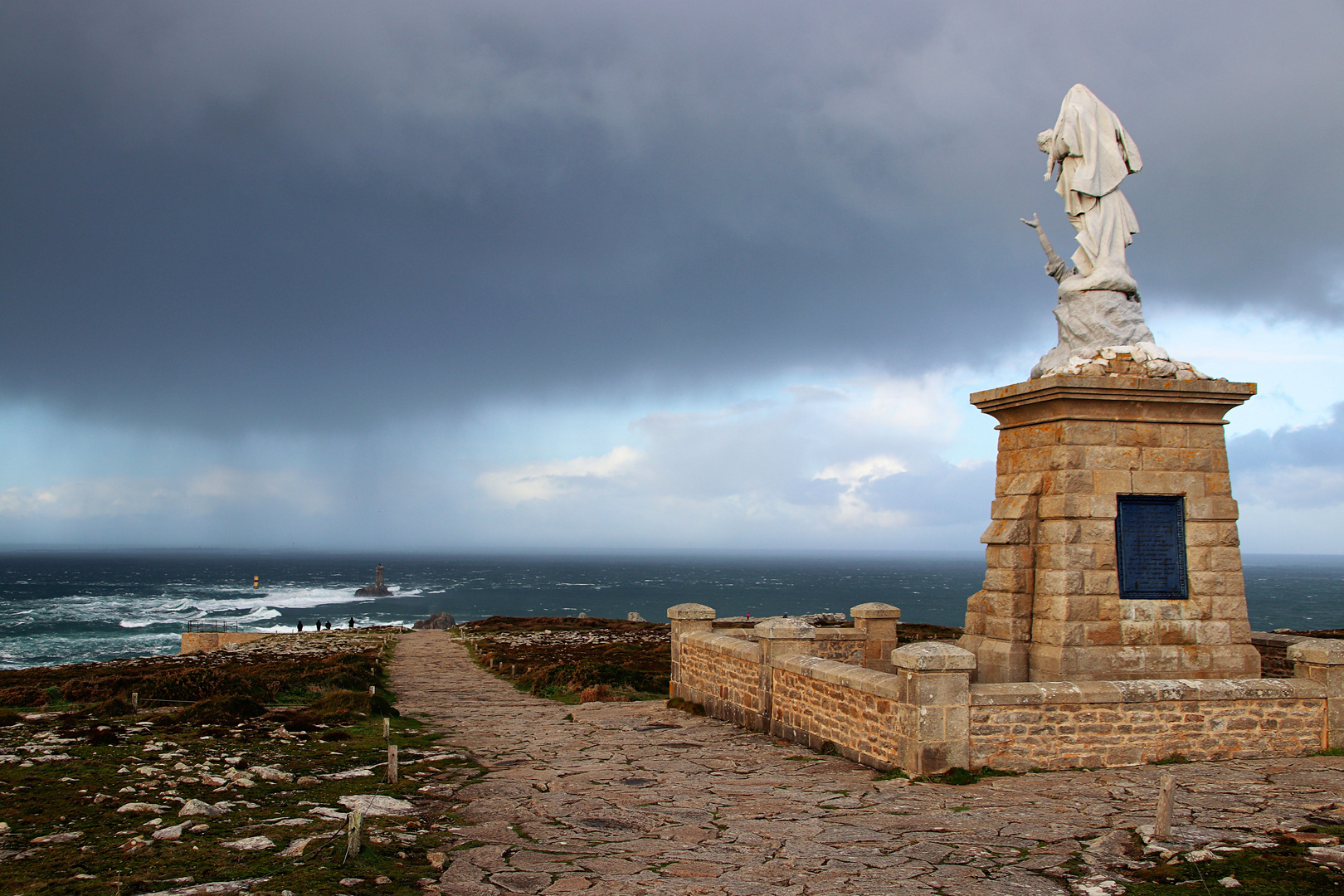 GRAIN SUR LE POINTE DU RAZ...