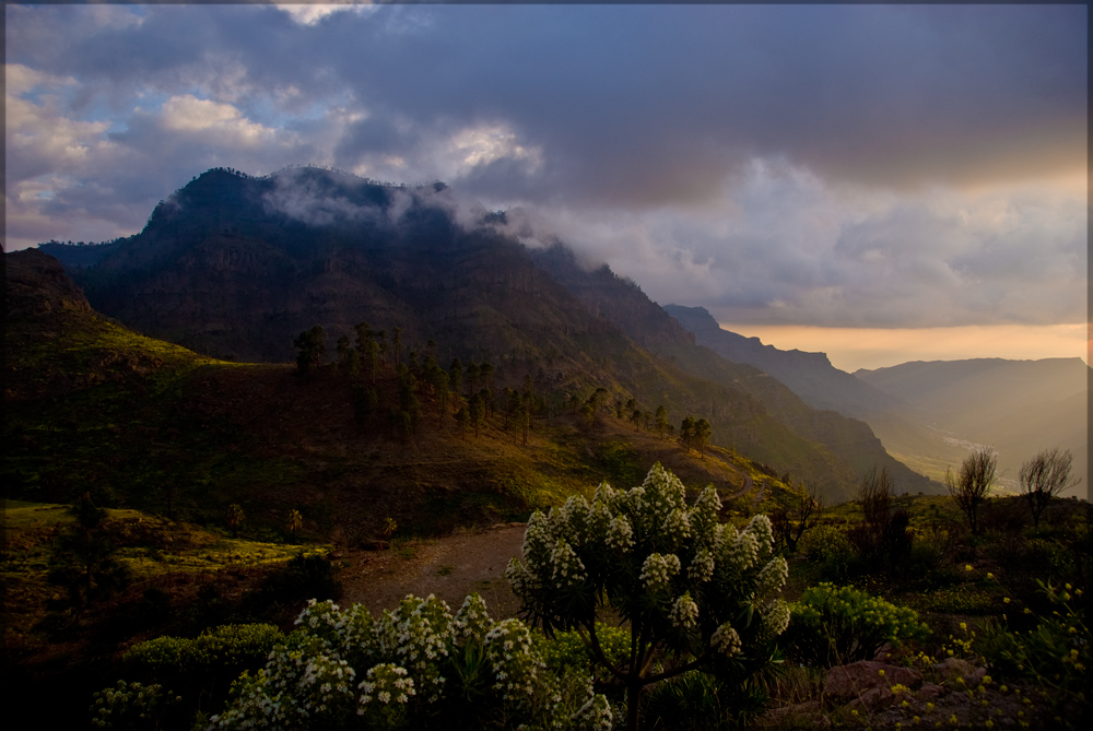 Gran Canaria's Berge im Abendlicht