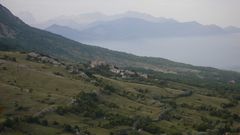 Gran Sasso im Hindergrund + Rocca Caramanico im Vordergrund