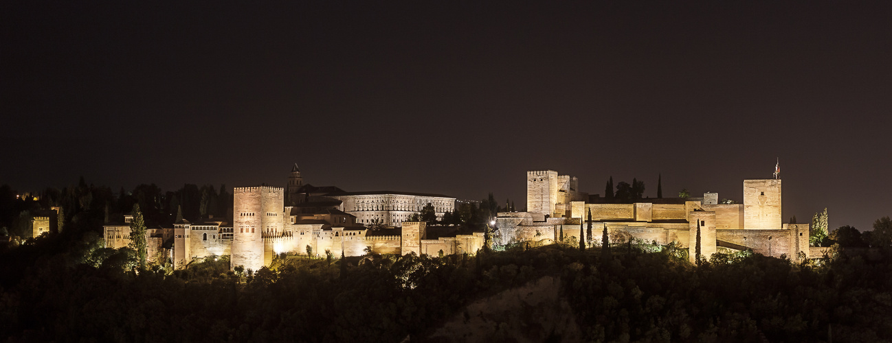 Granada - Alhambra bei Nacht