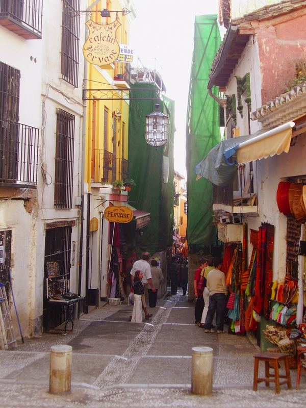 Granada's farbenfrohe Altstadt