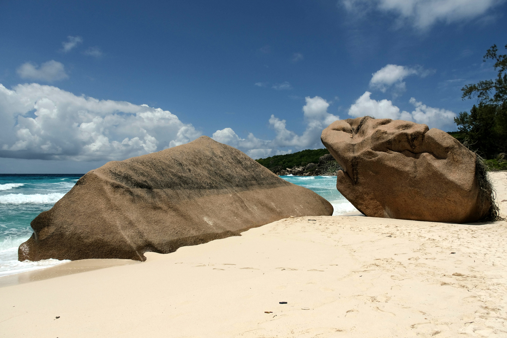 ...Grand Anse Granit Boulders...