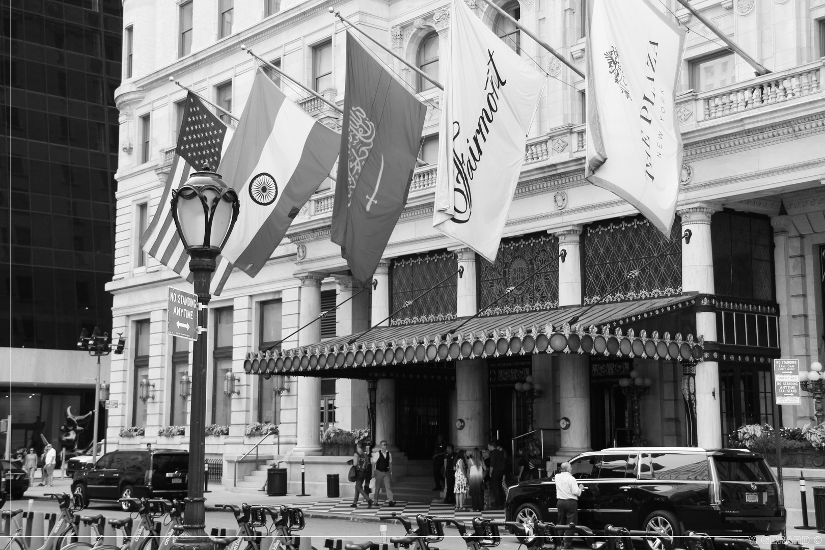 Grand Army Plaza - Le Plaza Hotel