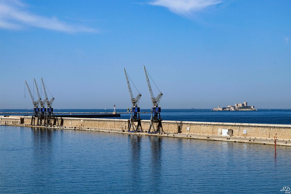 Grand beau temps en baie de Marseille