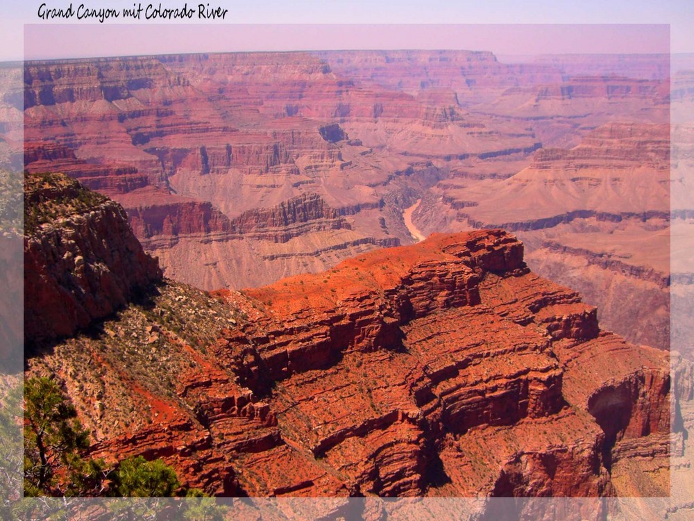 ....Grand Canyon im Hintergrung der Colorado River