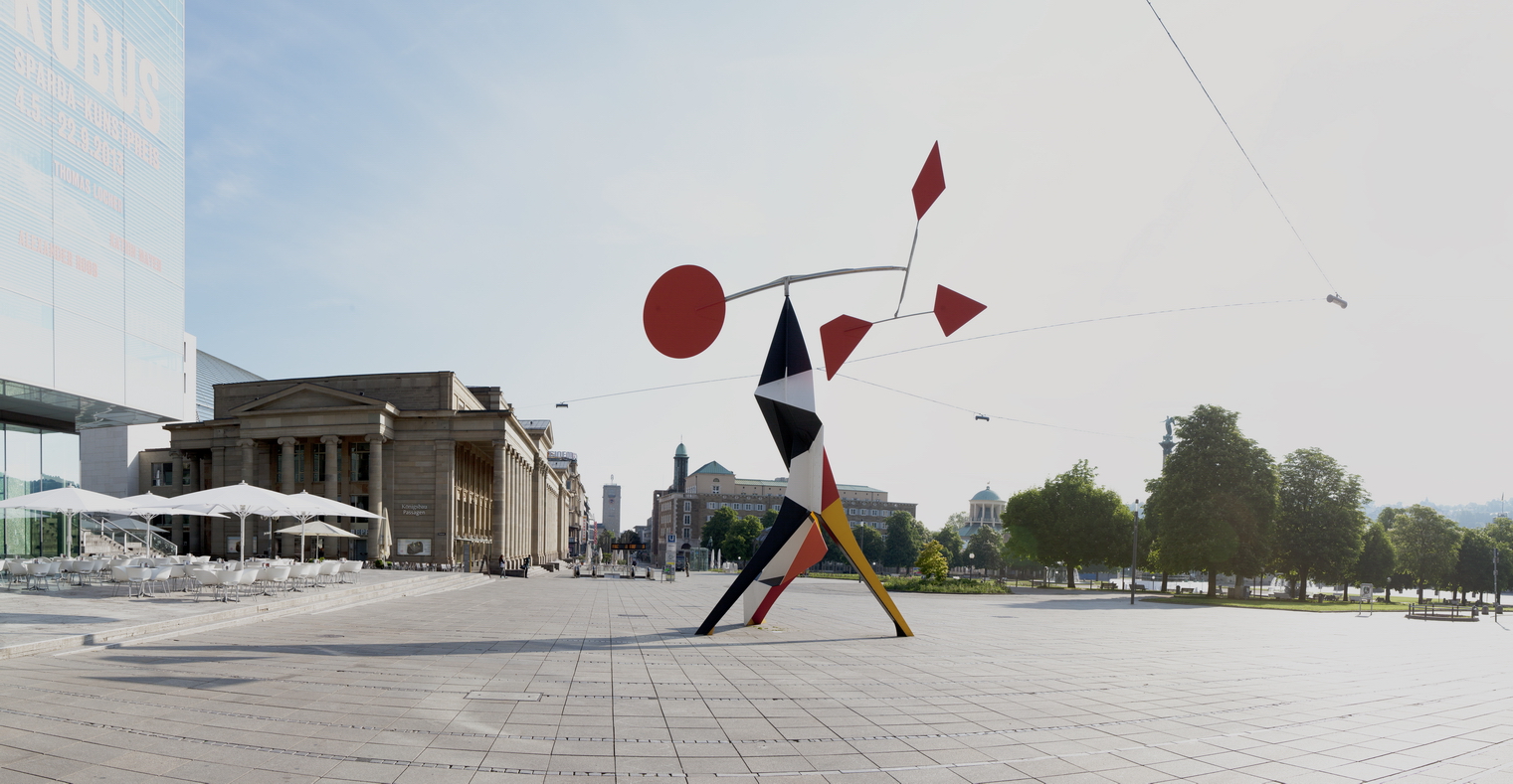 Grand Crinkly von A. Calder. Skulptur im Öffentlichen Raum unter freiem Himmel