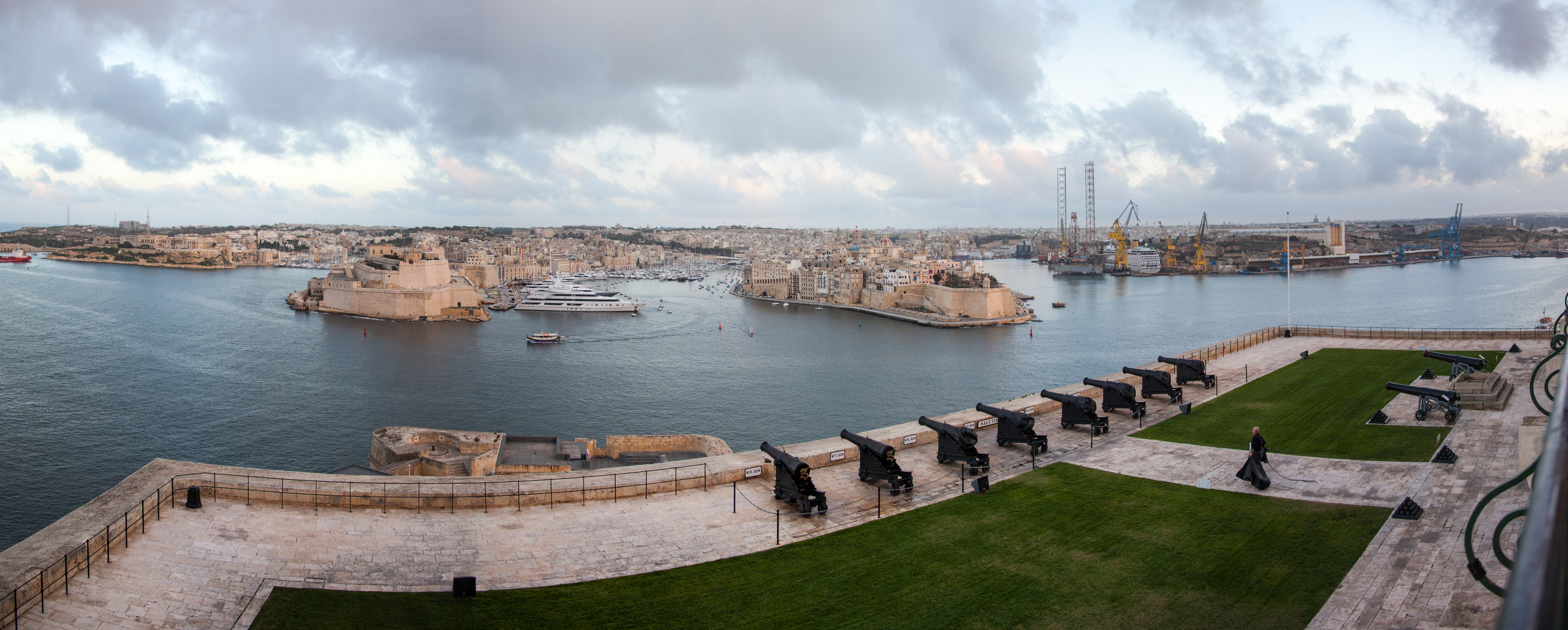 Grand Harbour Panorama mit Saluting Battery