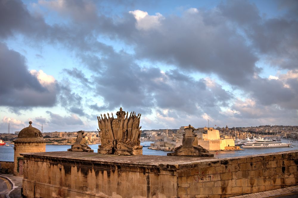 Grand Harbour Wall, last sunlight