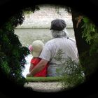 Grand-mère anglaise avec sa petite-fille.