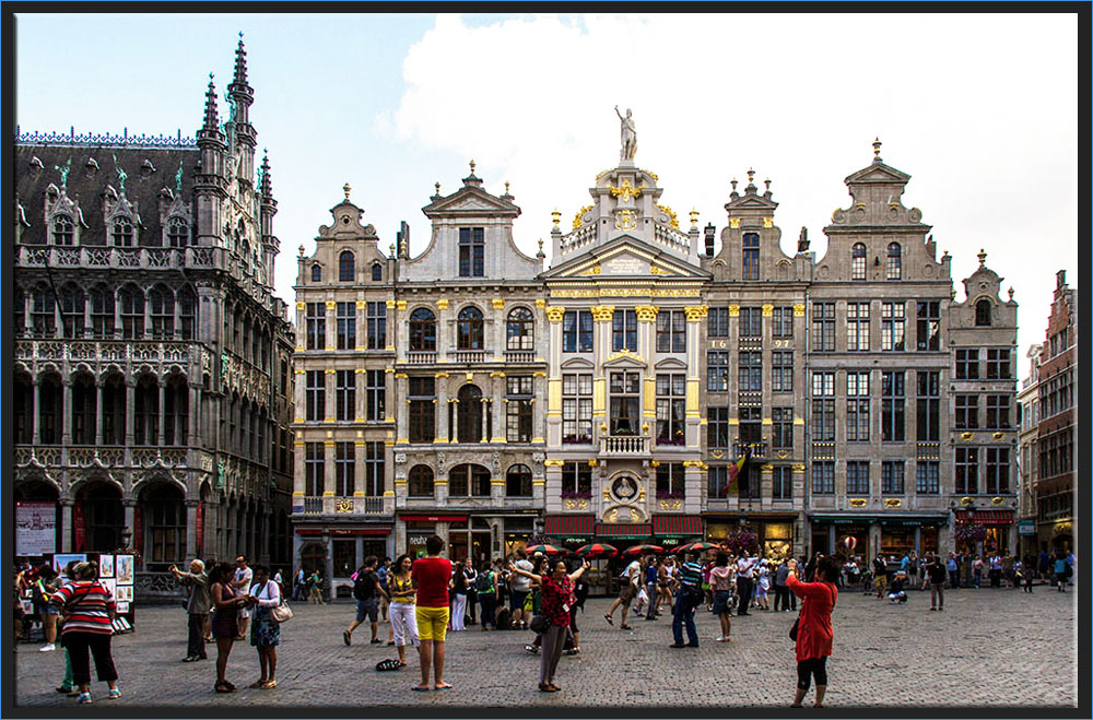 GRAND PLACE IN BRÜSSEL