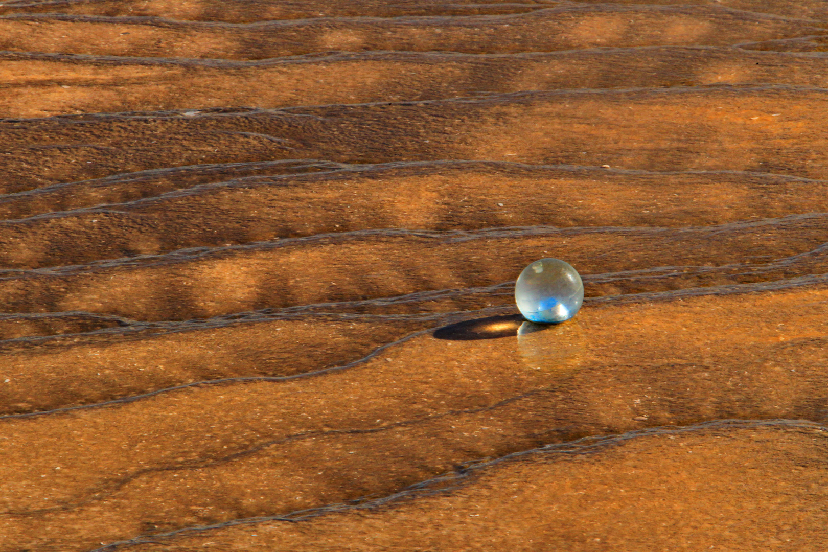 Grand Prismatic Spring Struktur mit Kugel